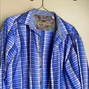 Men’s size large Robert Graham shirt